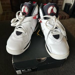 Air Jordan 8 Retro BG, size 6.5Y, size 8 women’s, white, red and black.
